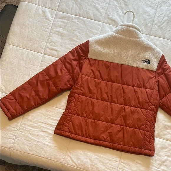 The North Face Women's Puffer Jacket - Rust and Cream - Picture 5 of 5